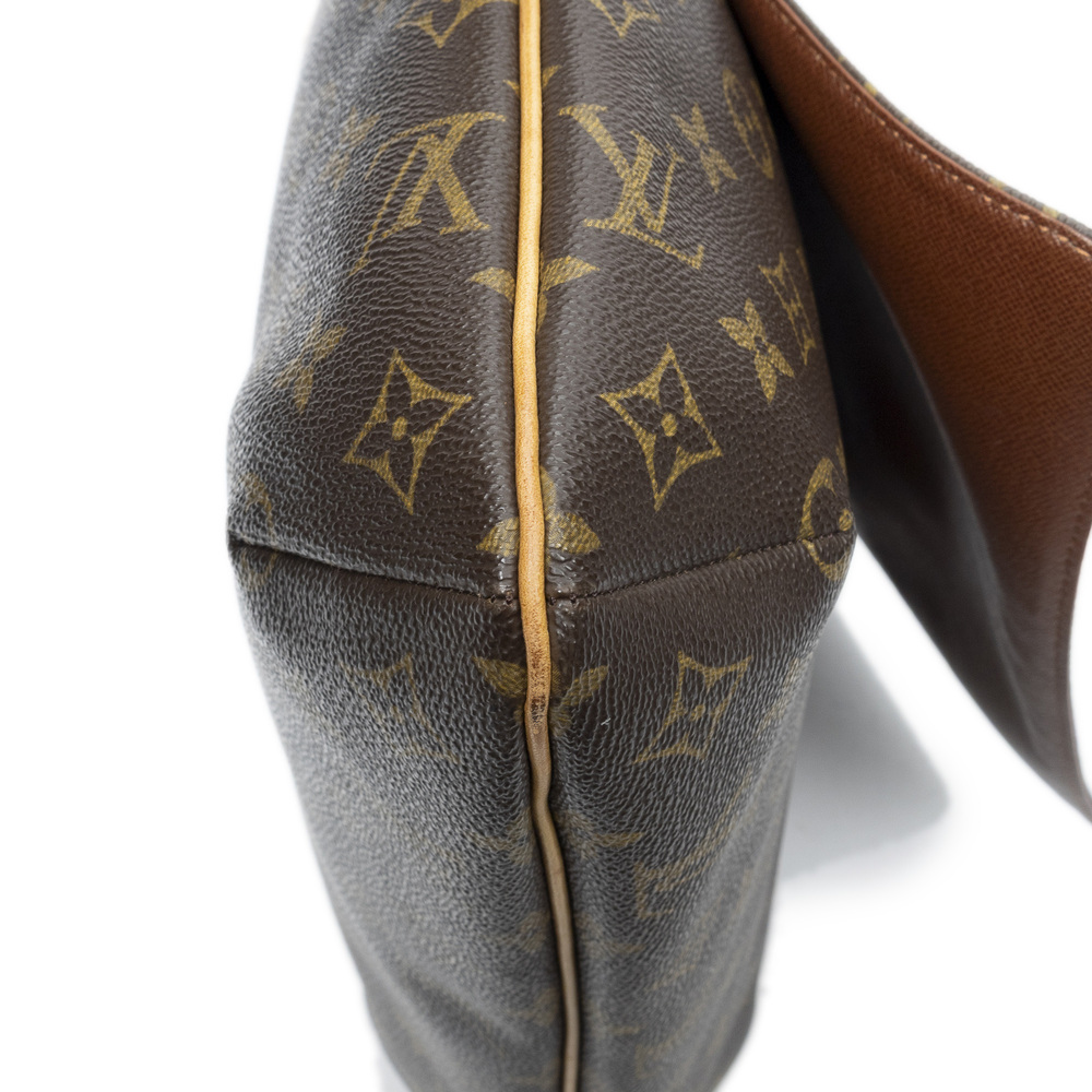 Louis Vuitton Musette - Picture 8 of 10